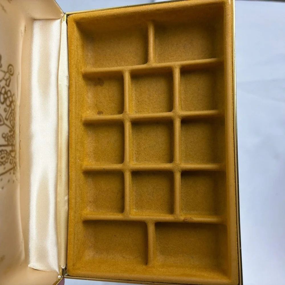 Vintage Mid Century Jewelry Box Cream Gold Carriage Satin Lining 15 Compartments